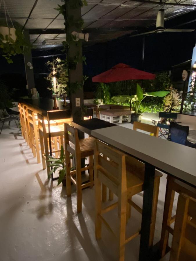 Lime Lite Manila Hostel Makati City Екстериор снимка