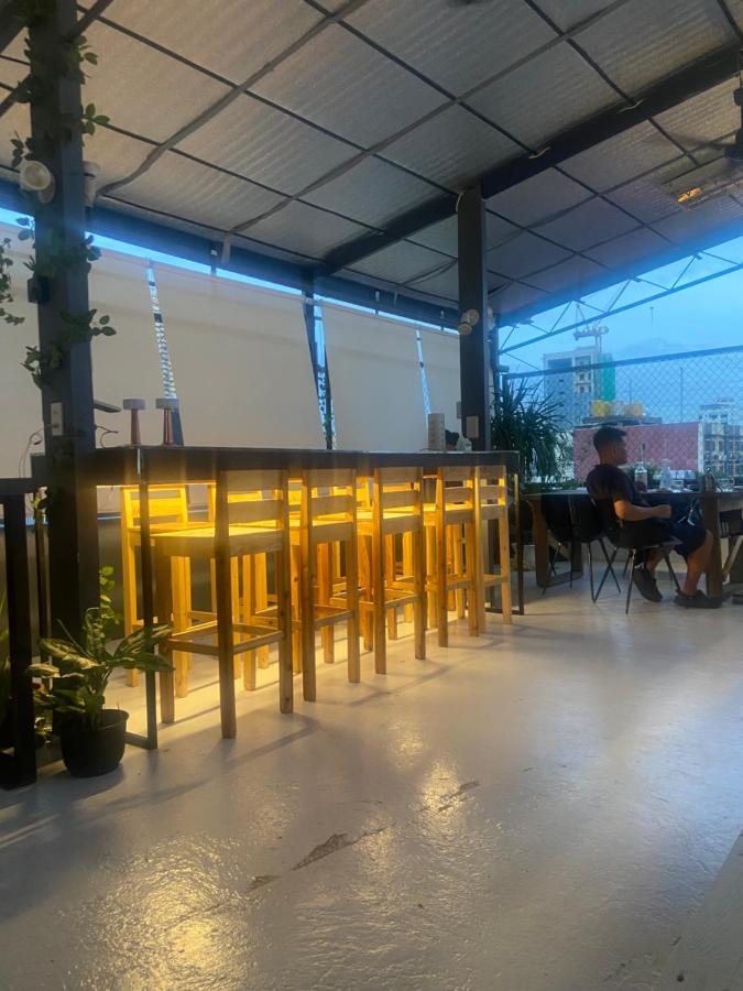 Lime Lite Manila Hostel Makati City Екстериор снимка