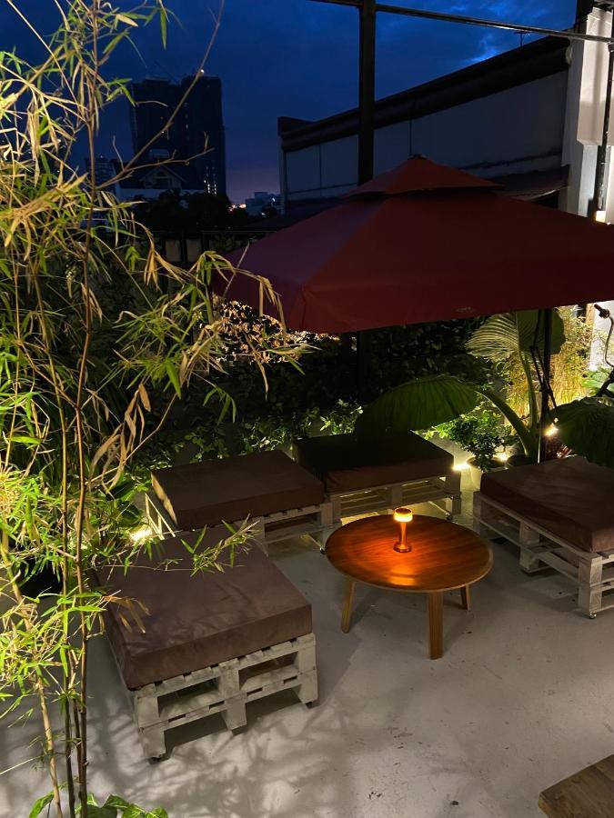 Lime Lite Manila Hostel Makati City Екстериор снимка