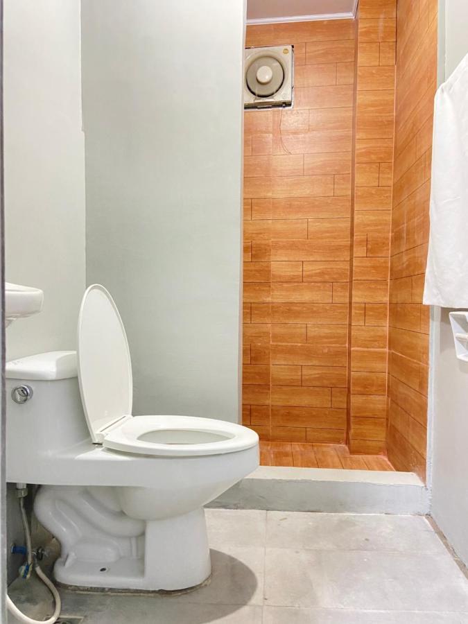 Lime Lite Manila Hostel Makati City Екстериор снимка
